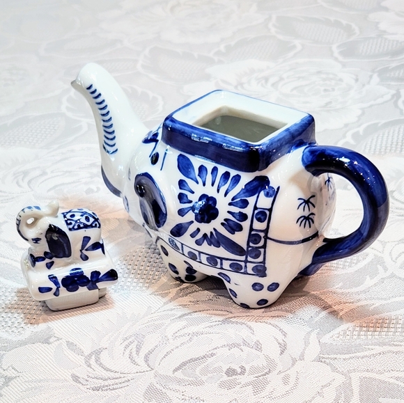 Decorative miniature elephant tea pot - Picture 11 of 12